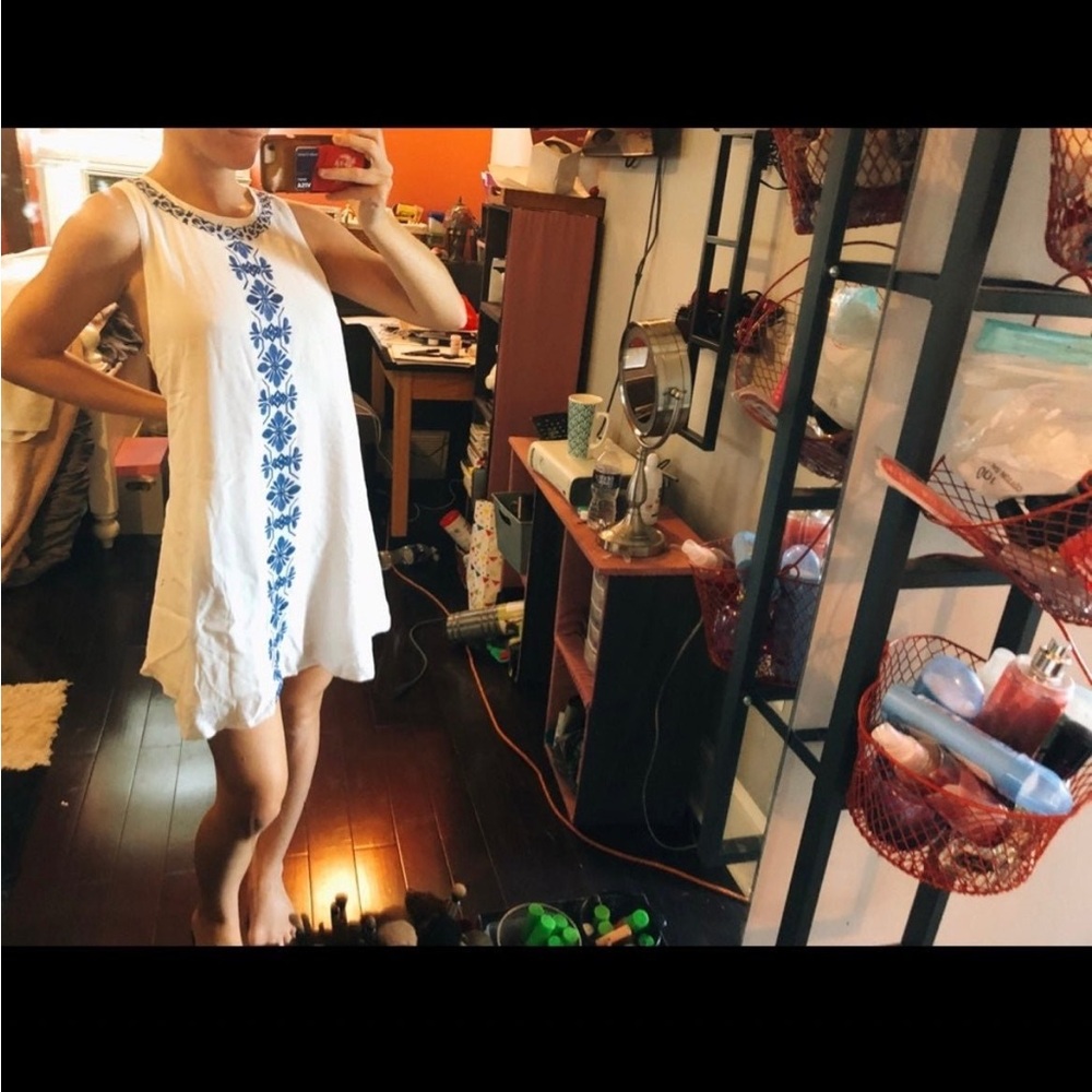 Dress - Picture 10 of 11